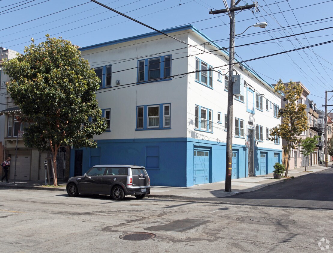 Primary Photo - 103 Lexington St