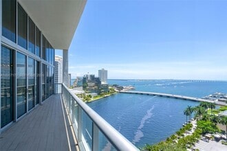 Building Photo - 495 Brickell Ave