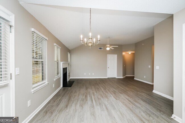 Foto del edificio - 7125 Mahogany Dr