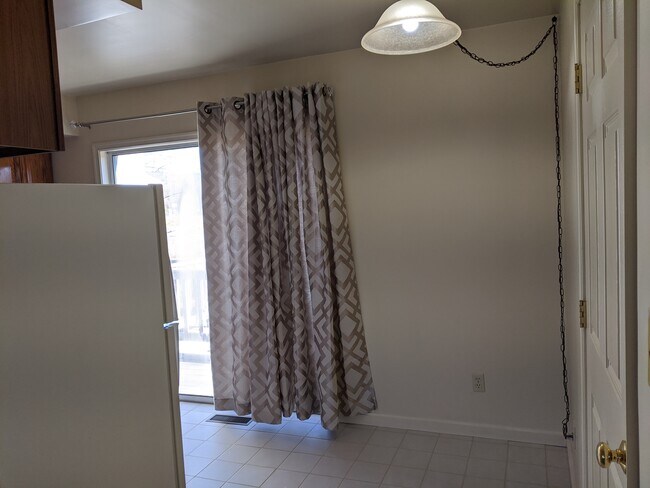 Foto del edificio - 1198 Bloom Rd