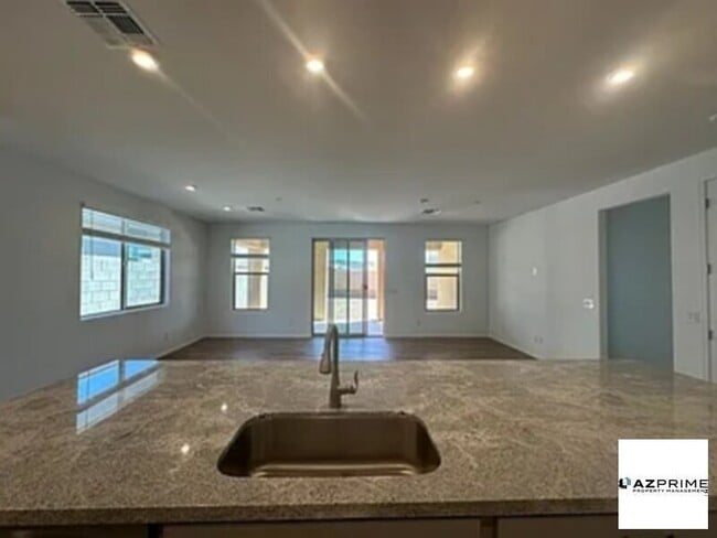 Building Photo - Nice Homes