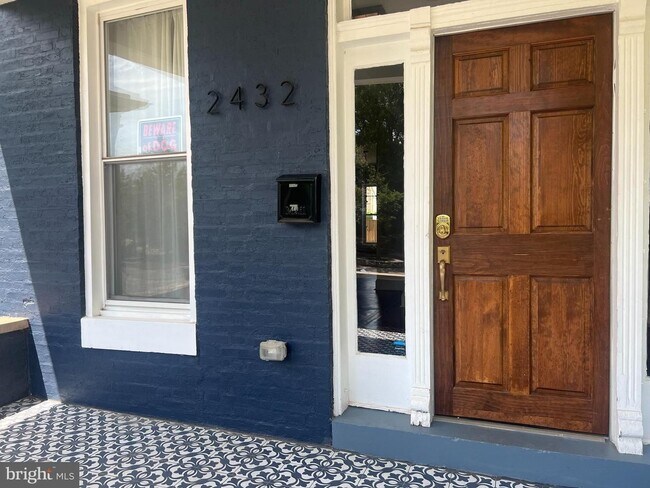 Building Photo - Gorgeous historic renovated 4bd 3bth home ...