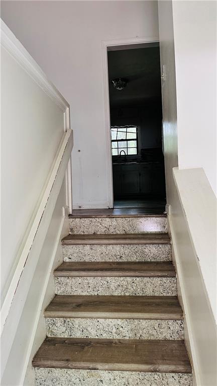 Building Photo - 975 Memory Ln
