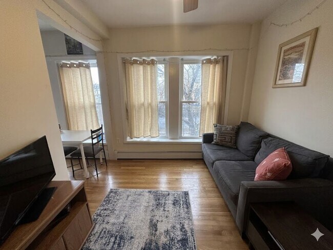 Foto del edificio - 1056 Cambridge St