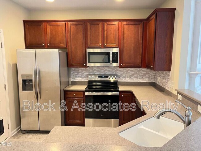 Foto del edificio - 7032 Racine Way