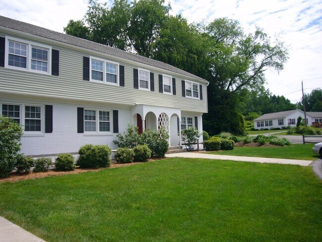 4 Bed w parking Hobart Lane - 69 S Pleasant St