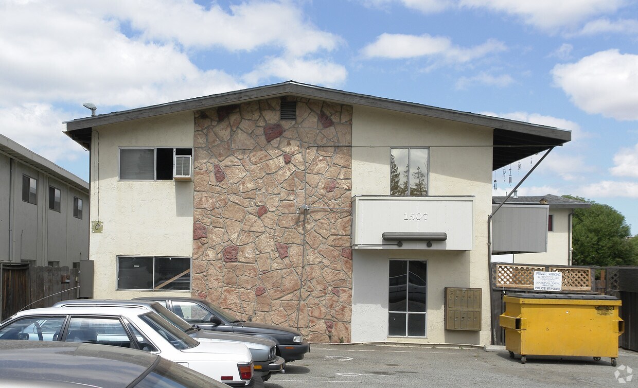 Foto del edificio - 1507 Garcez Dr