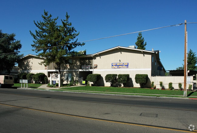 Building Photo - Sunset Gardens Townhomes