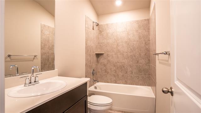 Foto del edificio - 3229 Burke Dr