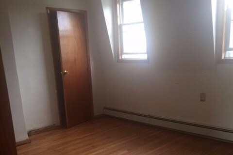 bedroom 1 - 33 Aetna St