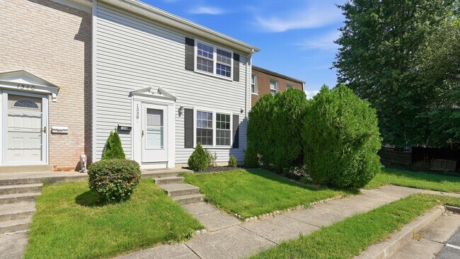 Building Photo - 1338 Redbud Ct