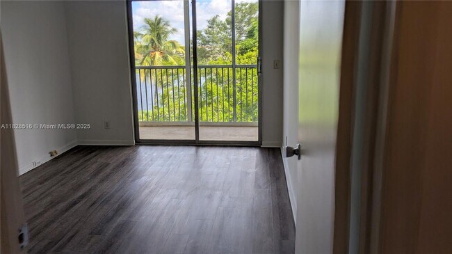 Foto del edificio - 13450 SW 3rd St