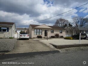 Building Photo - 741 Tunney Point Dr