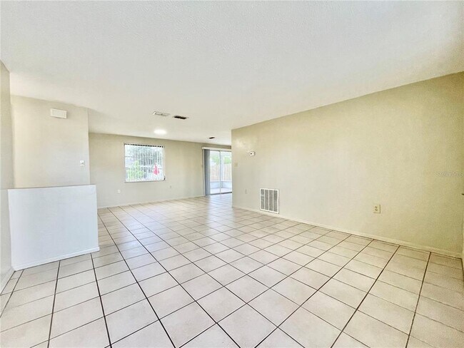 Foto del edificio - 10014 Sleepy Hollow Ln