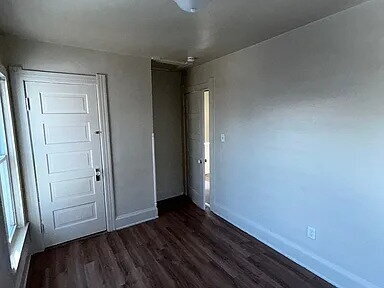 Building Photo - Charming single-family home featuring 3 spacious bedrooms and 1 full bathroom.