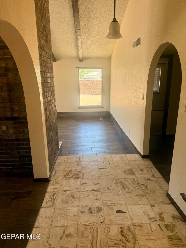 Building Photo - 7121 Gran Vida Dr