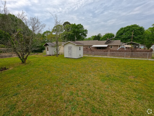 Building Photo - 11 Owens Rd