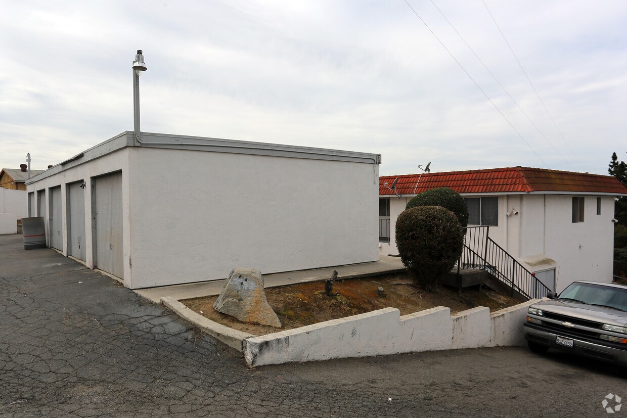 Building Photo - 446 Rancho Vista Rd