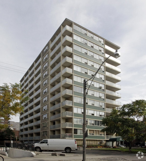 Building Photo - 145 St. George Street