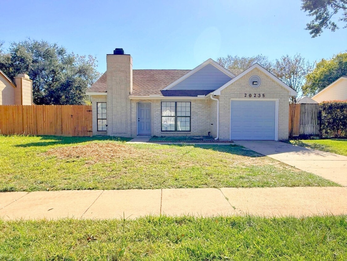 Foto principal - 20235 Blue Juniper Dr