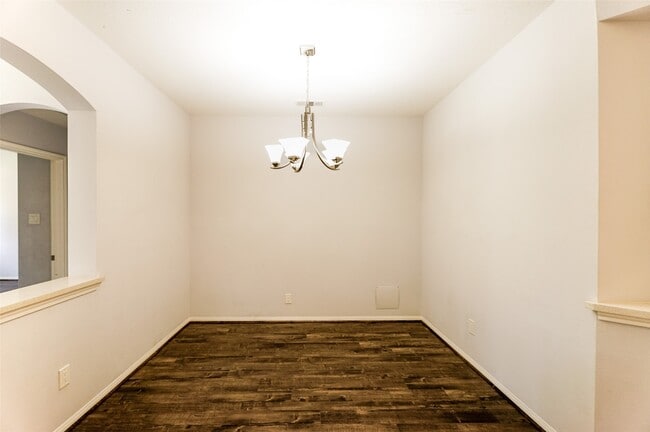 Building Photo - 16915 Pheasant Ridge Dr