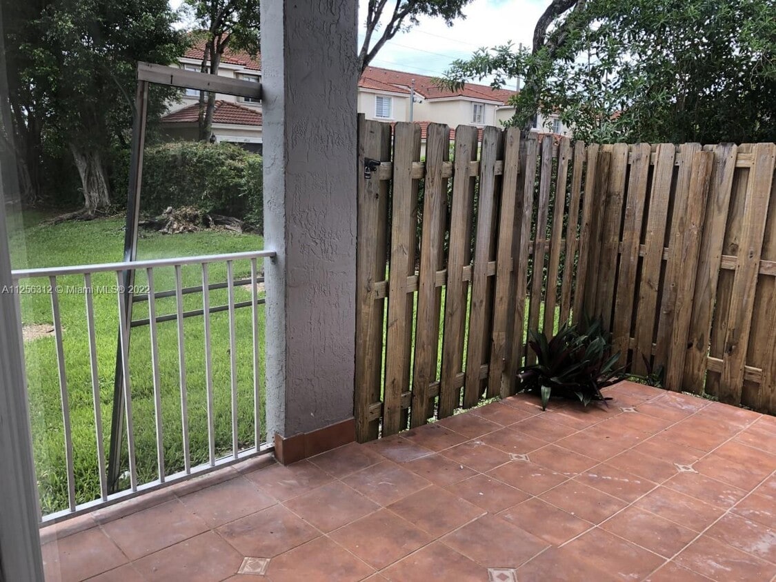 Building Photo - 4744 NW 114th Ave