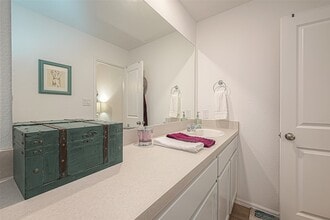 Building Photo - 724 Cedar Gate Ln