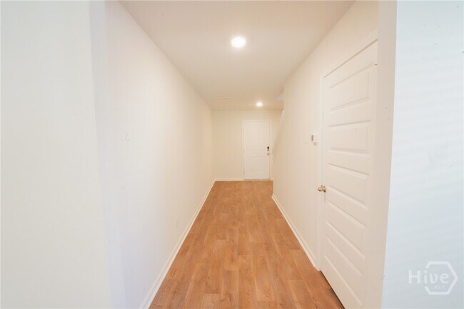 Foto del edificio - 470 Coconut Dr