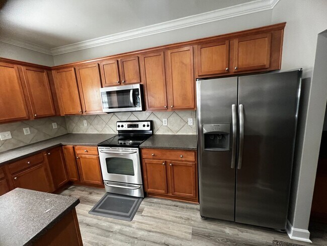 Foto del edificio - AVAILABLE NOW IN BRIGHTON WOODS!