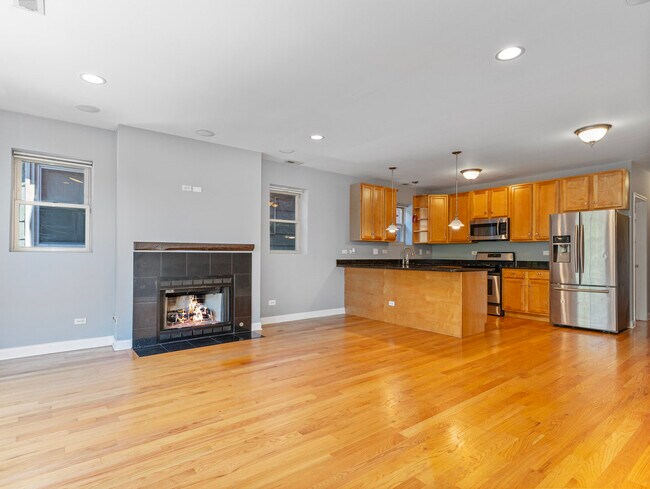 Building Photo - 1617 N Artesian Ave