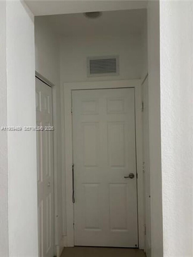 Foto del edificio - 10788 NW 74th St