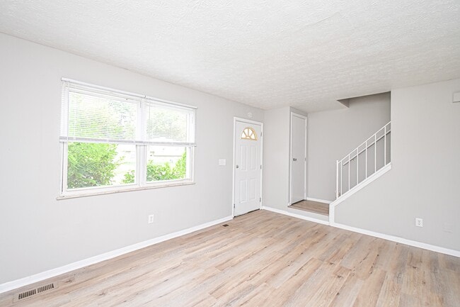 Building Photo - 10925 Birchridge Dr