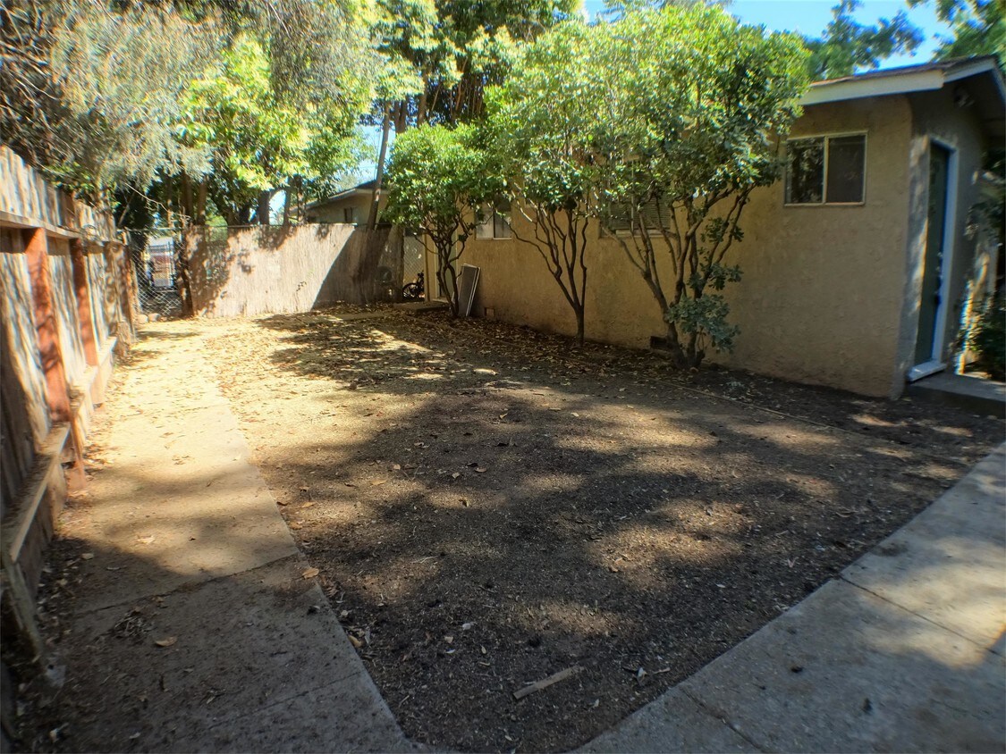 Foto del edificio - 1548 Elm St