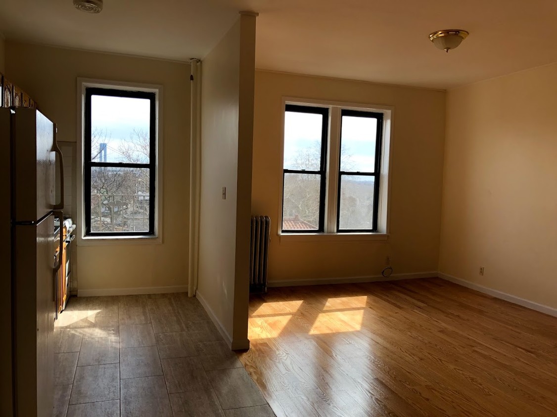 Primary Photo - 230 Bay Ridge Pkwy