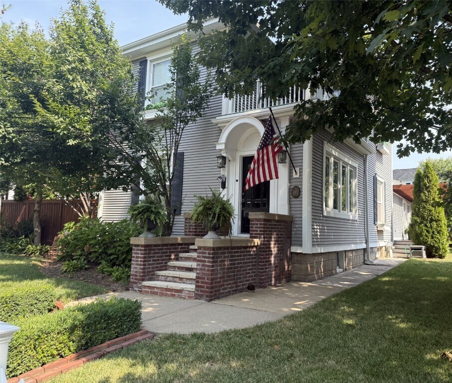 Foto principal - 540 Monroe St