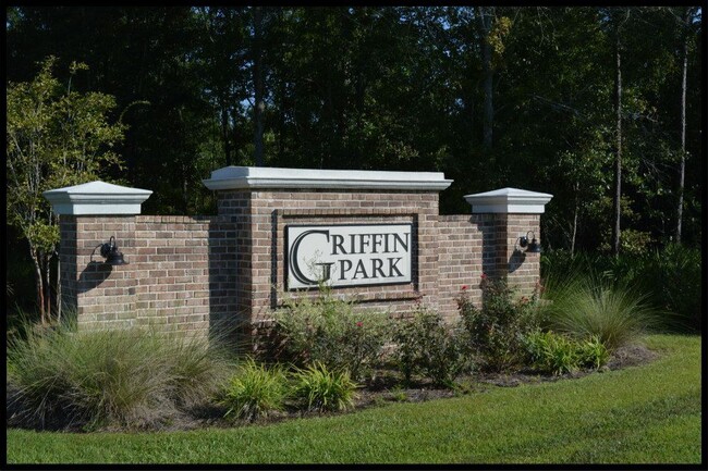 Foto del edificio - 3 Br, 2 1/2 Ba Home In Griffin Park, Hines...