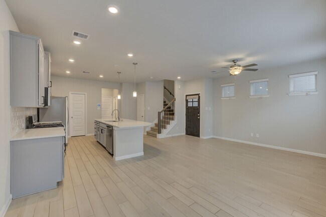 Foto del edificio - 1523 Parkland Oak Dr