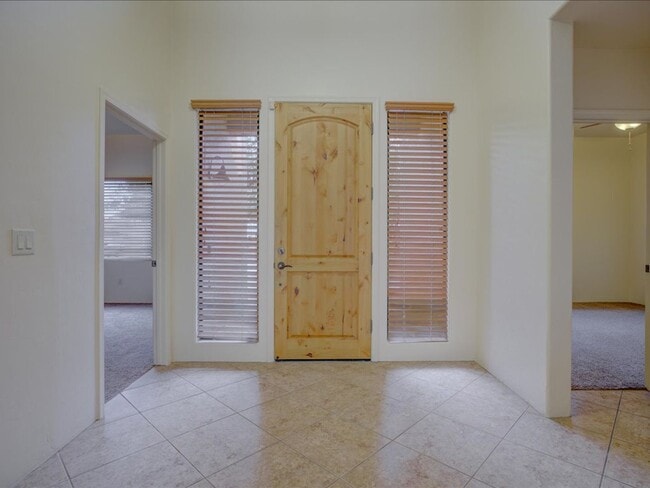 Foto del edificio - 4 Bedroom 2 Bathroom