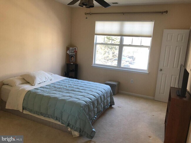 Building Photo - 12140 Garden Grove Cir