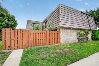 Building Photo - 744 Springdale Cir