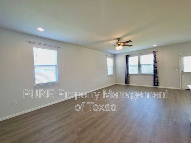 Foto del edificio - 10400 Alemoor Dr