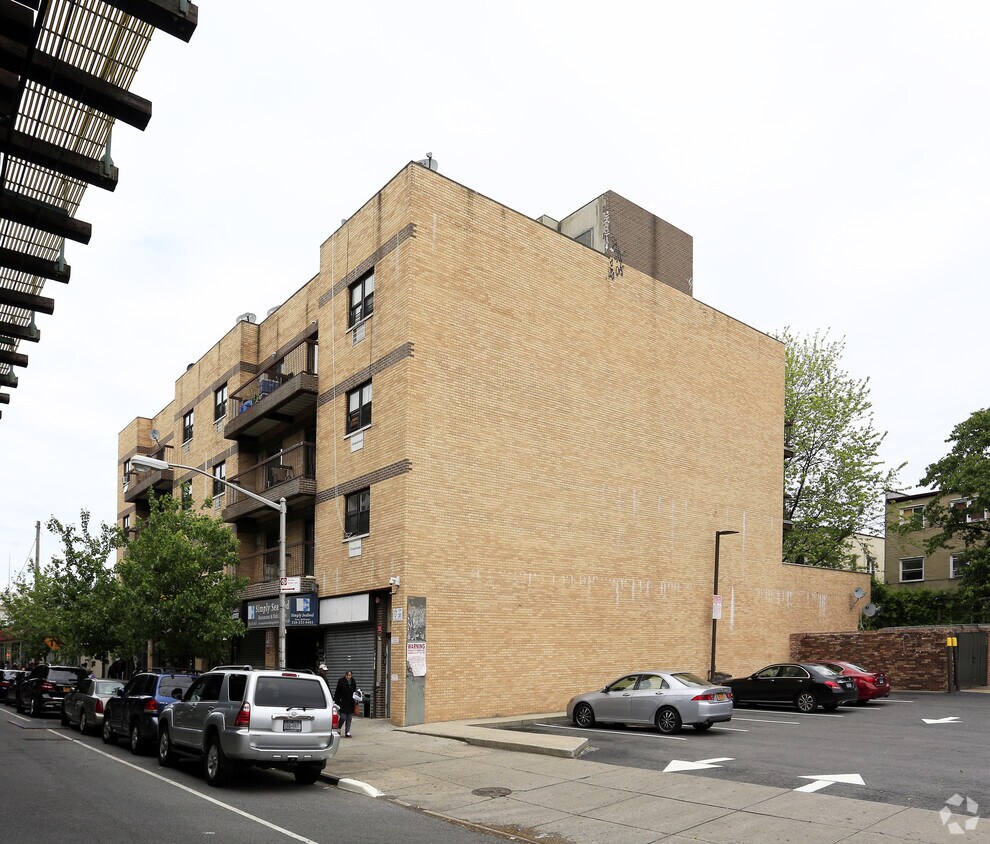 Primary Photo - 2542A-2548A White Plains Rd