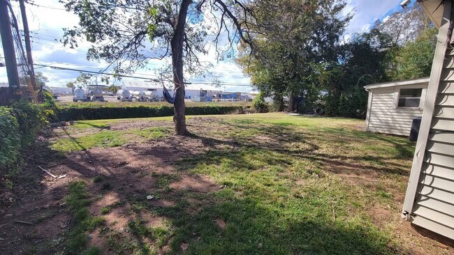 Foto del edificio - 1105 Norris Dr