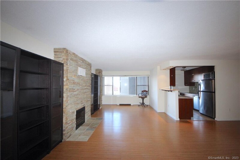 Foto principal - 44 Strawberry Hill Ave