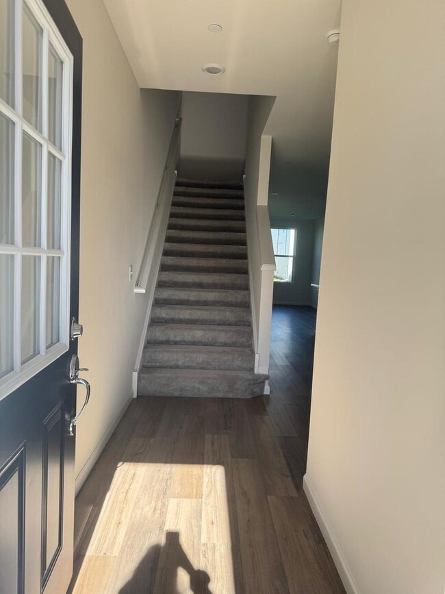 Foto del edificio - 5928 Hawkweed Dr