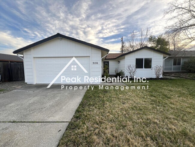 Foto del edificio - Wonderful 3bd/2ba Orangevale Home with 2 C...