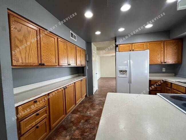 Foto del edificio - SPACIUS 3 BEDROOM 2 BATHROOM HOME IN GLENDALE FOR RENT