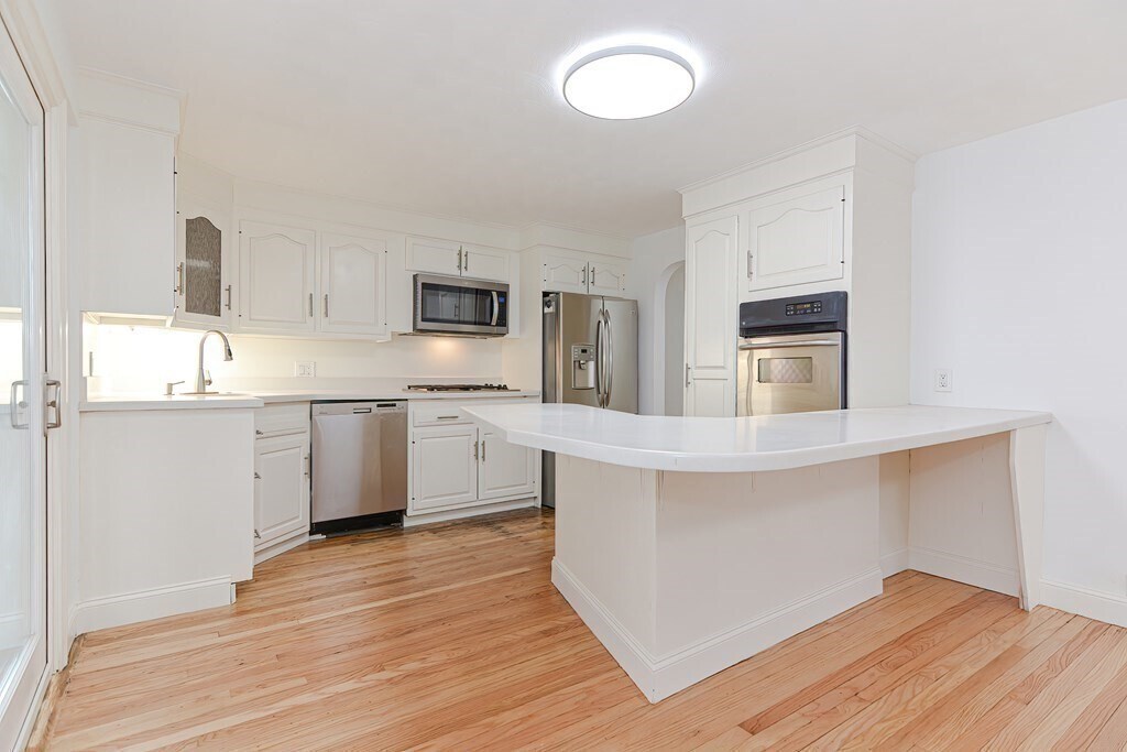 Primary Photo - 117 Lexington St