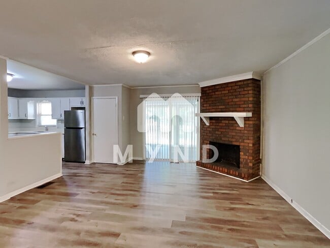 Building Photo - 2102 Red Berry Ln SW
