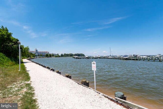 Foto del edificio - 2700 Willow Oak Dr